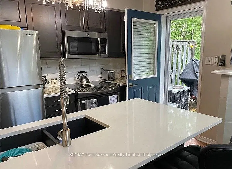 2 bed, $2,400 — Photo 4