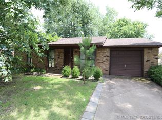 504 NW Highland Dr, Bartlesville, OK 74003