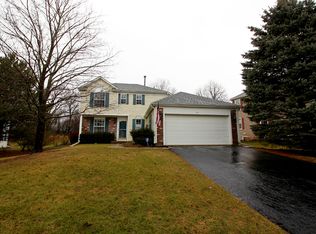 946 Ridgewood Dr, Cary, IL 60013