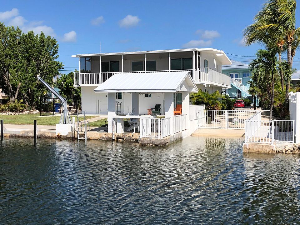 70 Ft. of dockage including a boat house with a fish cleaning station.