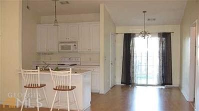 4th image of 2871 Florence Dr