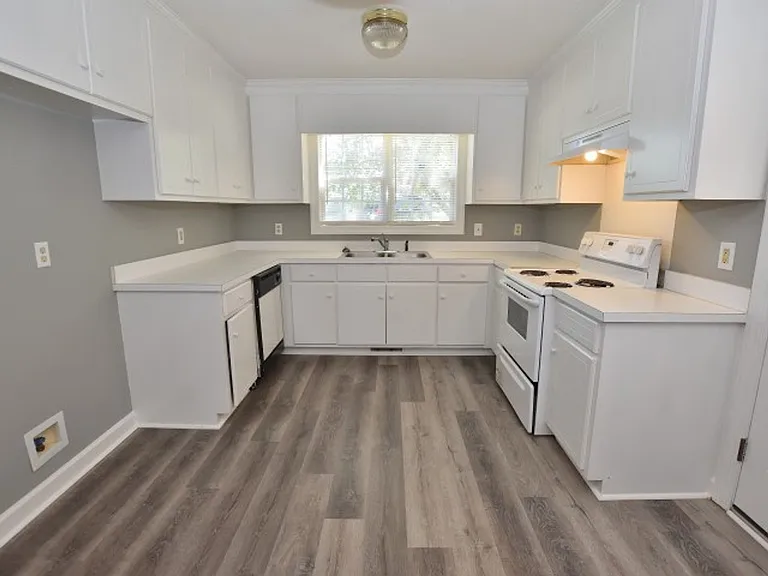 122 Tonya Ct — Photo 5