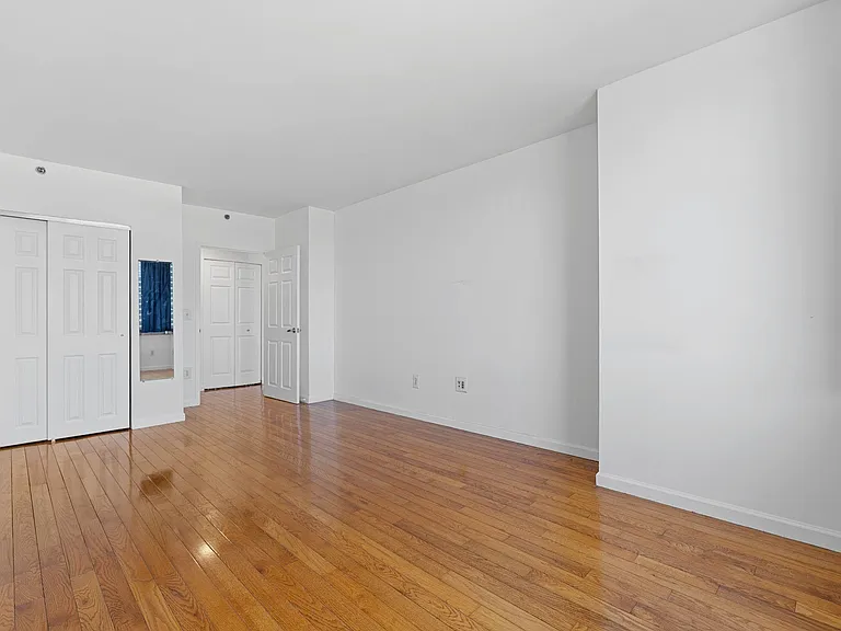 1 2nd St #2506 — Photo 17