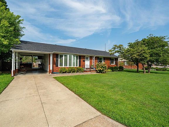 2nd image of 2816 Royal Dr