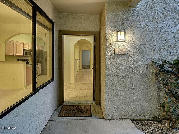 5th image of 2550 E River Rd #Road14-106