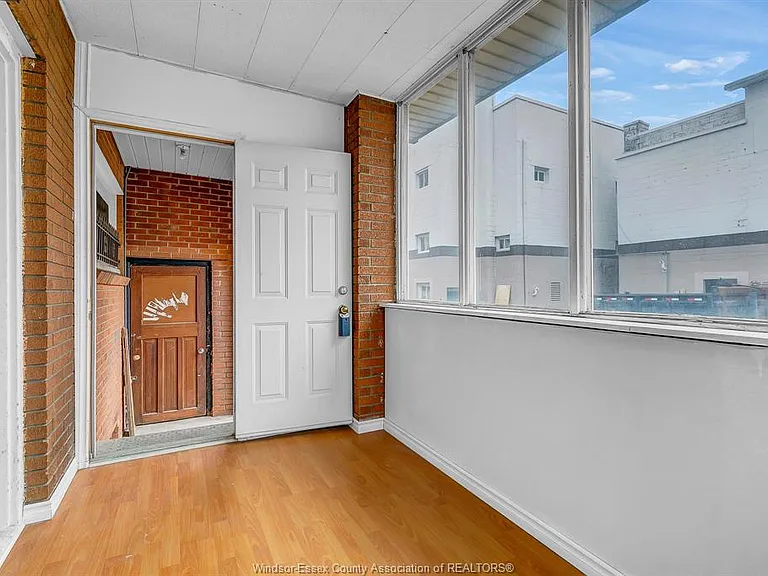 509 Aylmer Ave #MAIN — Photo 9