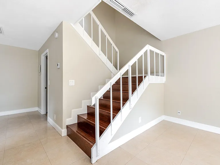 2471 Waterside Dr — Photo 11