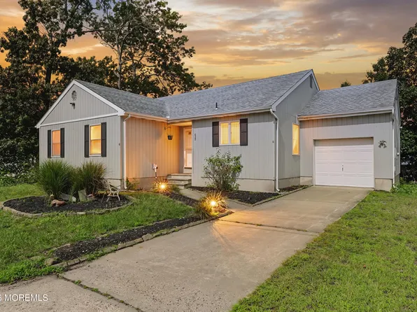 628 Surf Avenue, Beachwood, NJ 08722