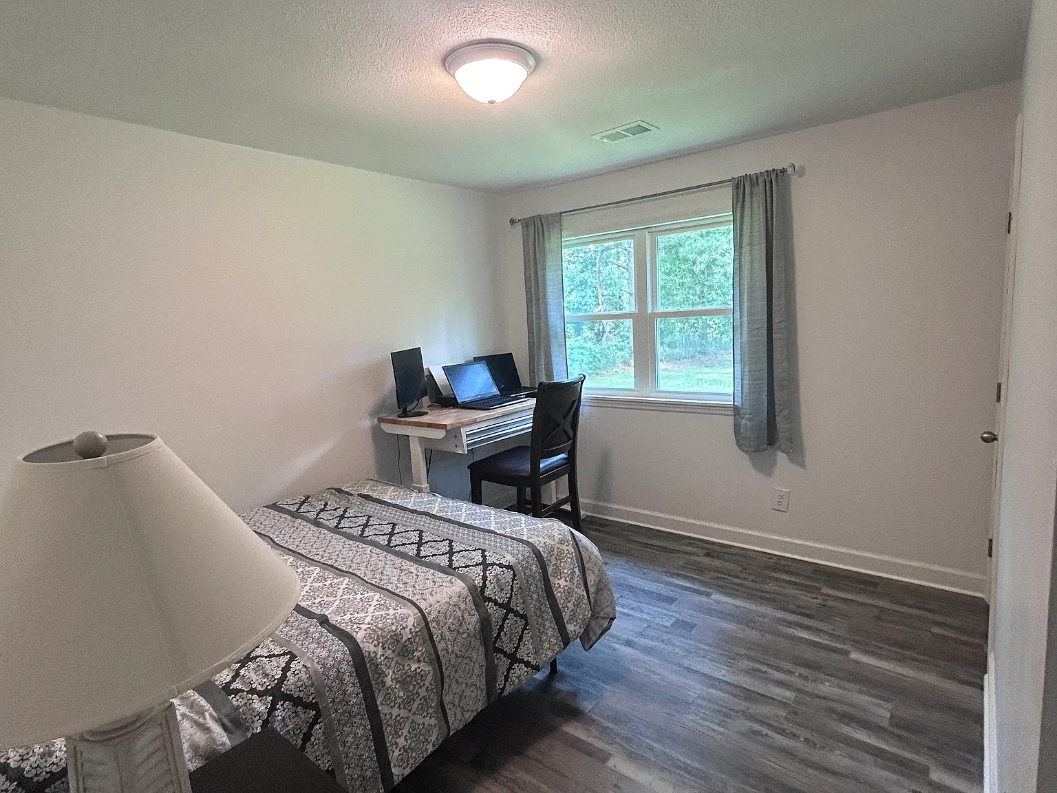 1223 Poplar Ave — Photo 4