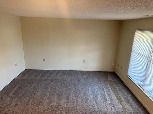 140-B Rolling Oaks St. — Photo 3