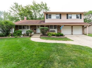 413 N Winston Dr, Palatine, IL 60074