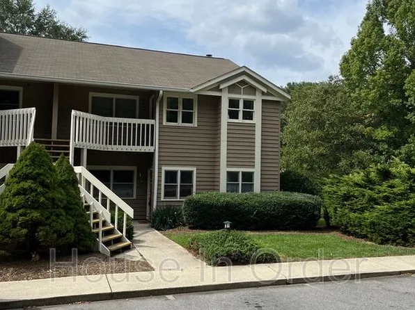 4 Timberlake Dr, Asheville, NC 28803