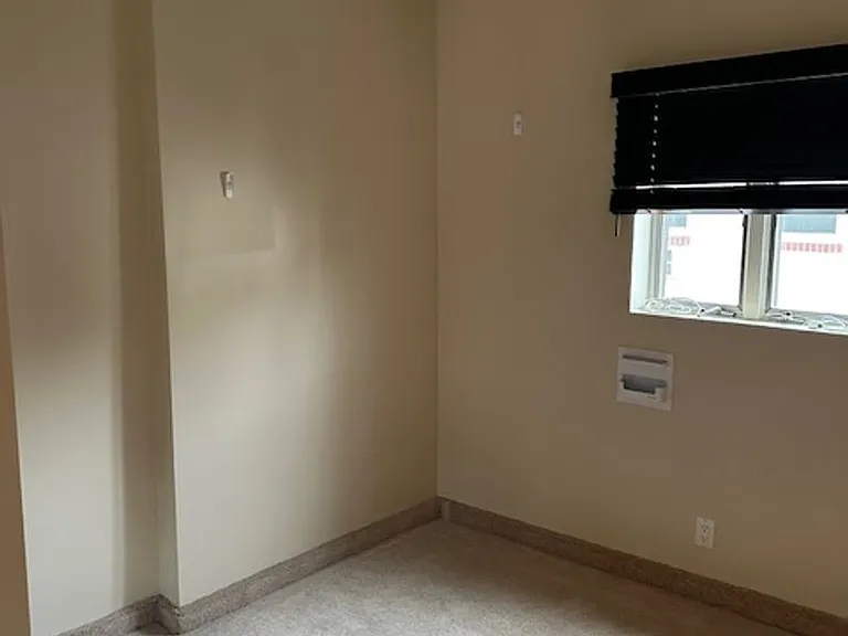 2441 S Woodstock St — Photo 22
