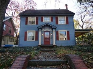 2952 Hampshire Rd, Cleveland Heights, OH 44118
