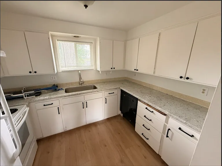 215 NW Canal Blvd #6 — Photo 13