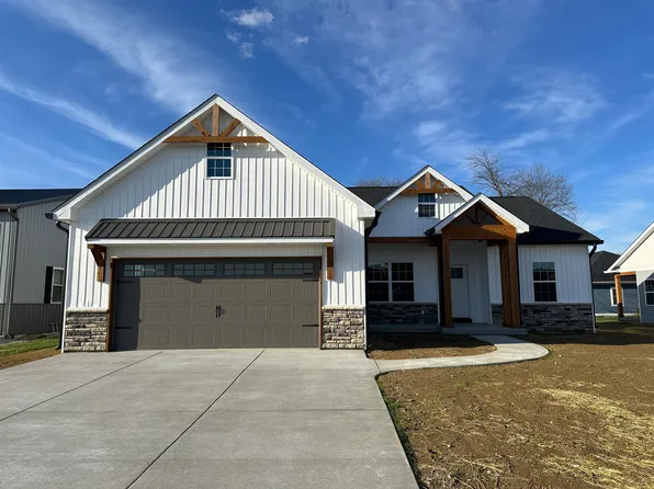 114 E Oak St, Roachdale, IN 46172