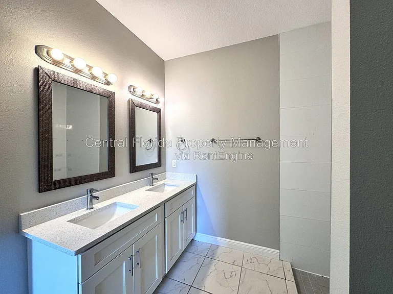 1389 Worthington Dr — Photo 17
