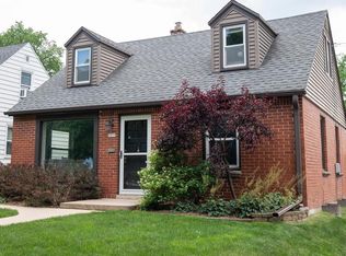 2659 N 80th St, Wauwatosa, WI 53213