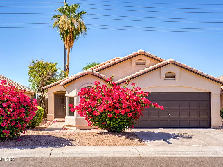 3321 W Gary Dr — Photo 1