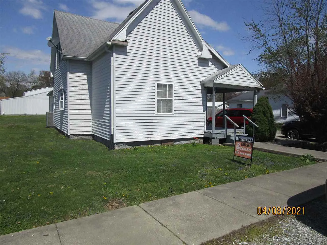 221 E Hopewell St photo 1