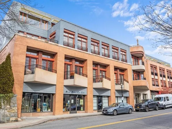 45 Main Street #3E, Hastings-on-Hudson, NY 10706