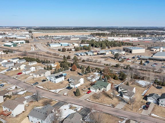 5th image of 1016 6th Ave NW