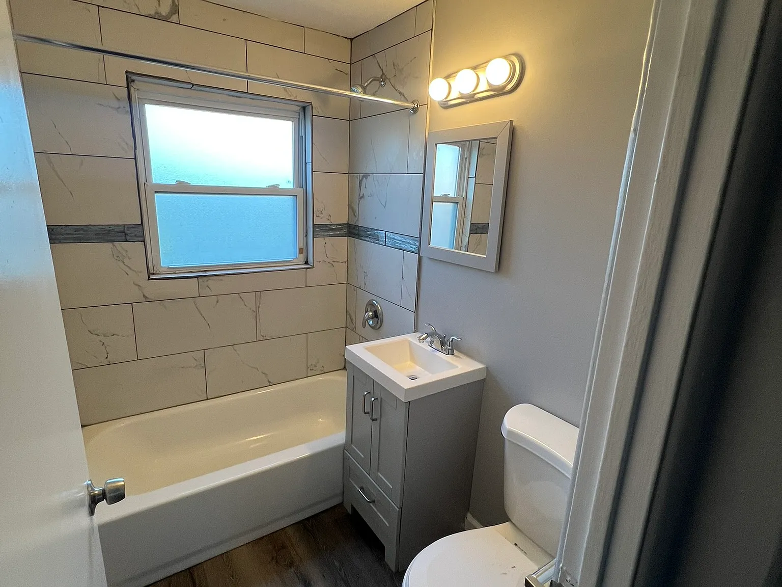 1 bed, 700 sqft, $1,200 — Photo 1