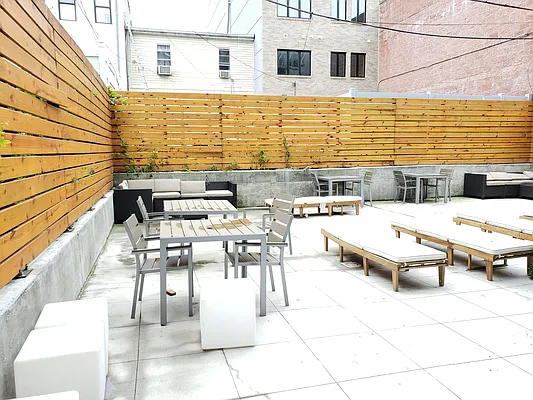 Rented by Signature Property Realty | media 36