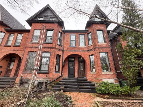 49 Olive Ave, Toronto, ON M6G 1T7