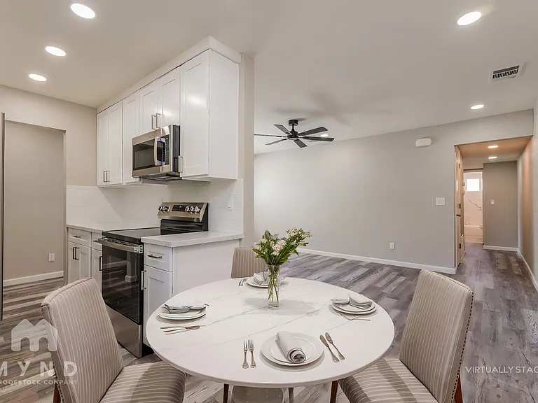 905 Carro Dr #4 — Photo 3