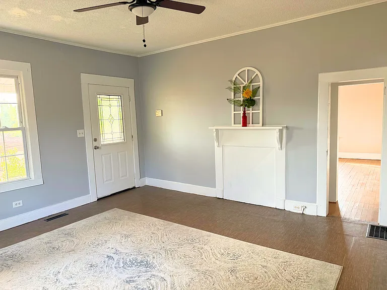 216 Lester Ave — Photo 5