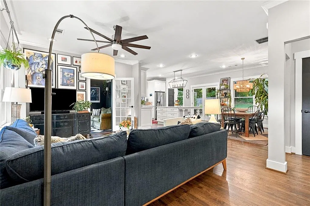 3 bed, 2.0 bath, 1769 sqft, $3,250 — Photo 3