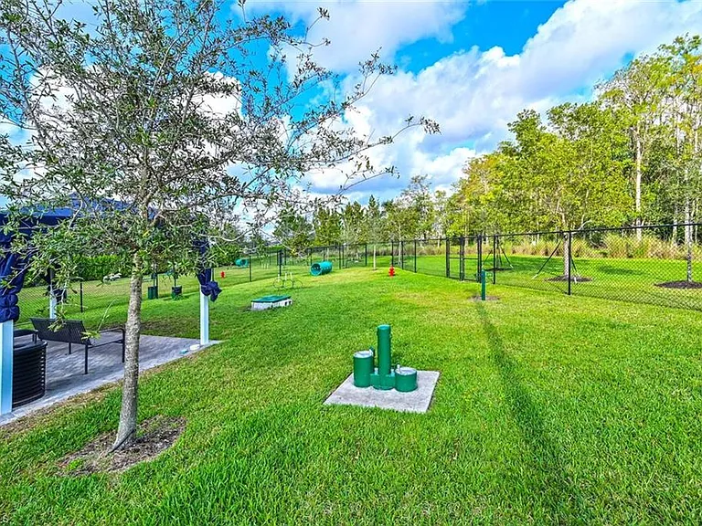 28496 Burano Dr — Photo 40