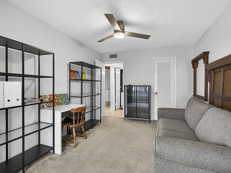 155 Windsor Dr #G — Photo 16