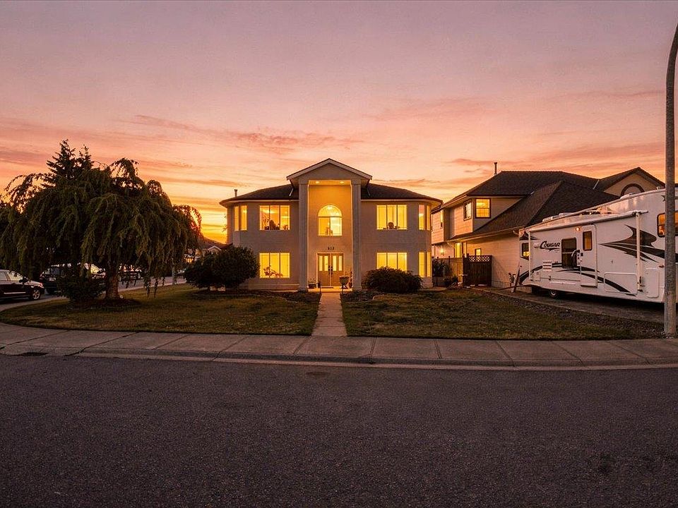 1st image of 8351 Miller Cres