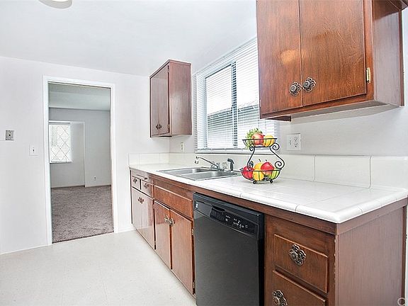 4th image of 1218 E Culver Ave