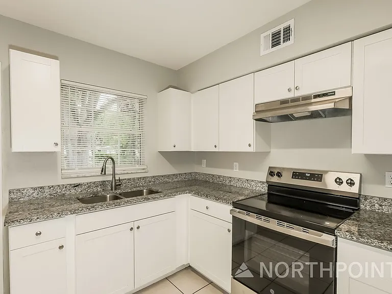 1733 W Saint Louis St — Photo 6