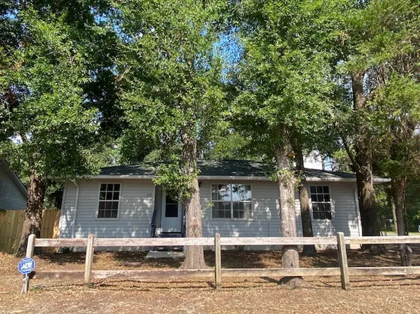 5105 Lake Dr, Crestview, FL 32539