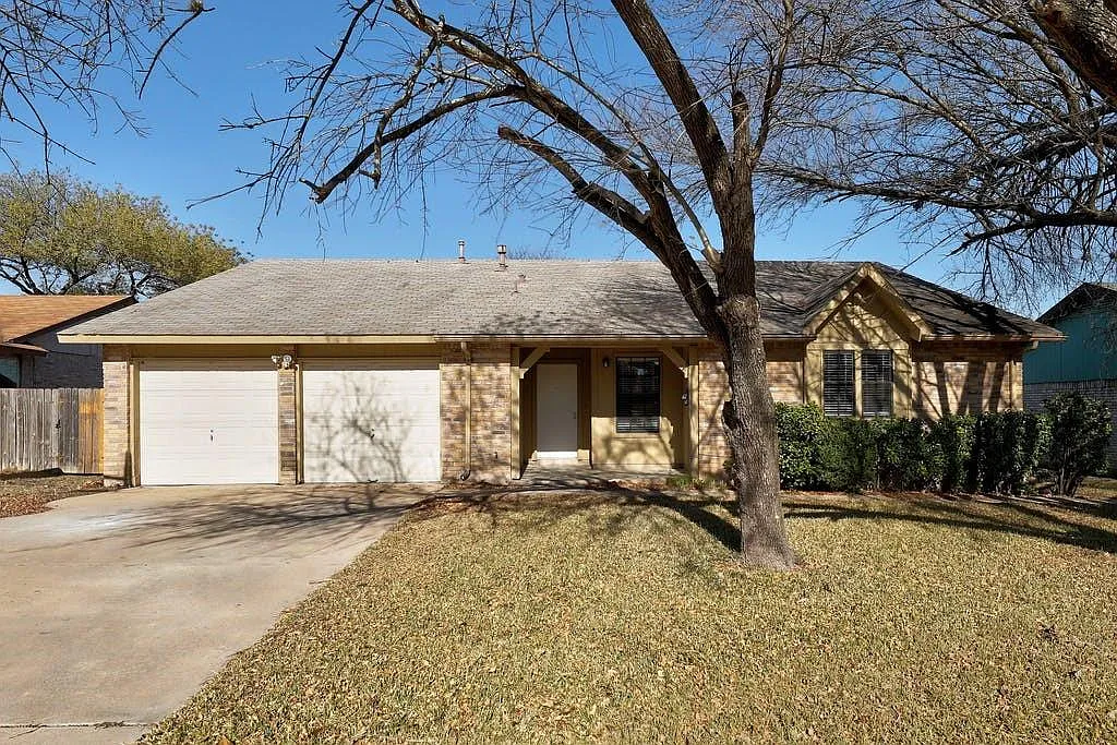 4 bed, 2.0 bath, 1537 sqft, $2,050 — Photo 1