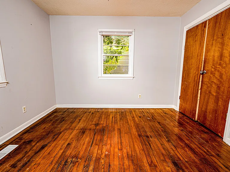 3021 Madison Ave — Photo 8