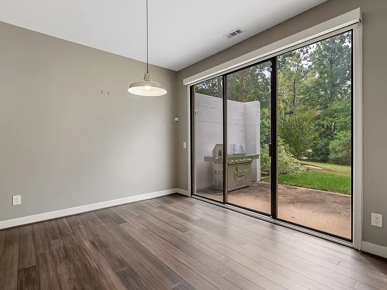 5 Wellesley Pl — Photo 3