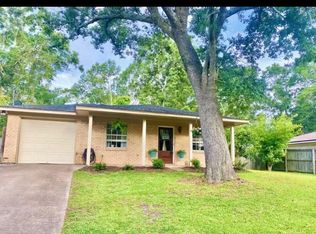 110 Myrtle Ave, Ocean Springs, MS 39564