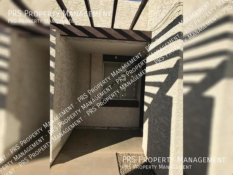 1762 W Colt Rd — Photo 2