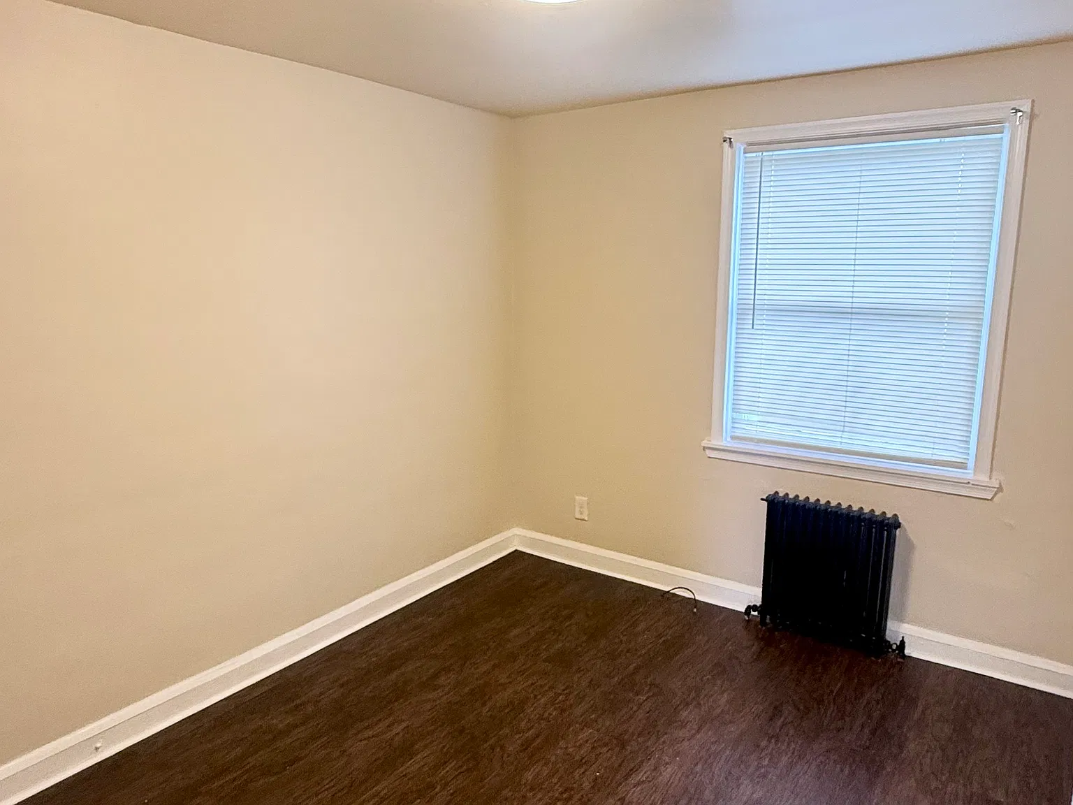 1662 E Cold Spring Ln — Photo 4