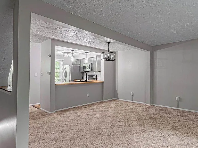 338 Huntingdon Ave — Photo 14