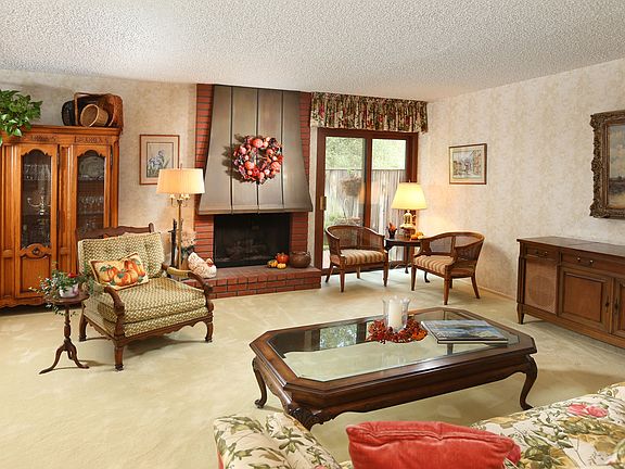 5th image of 50 Glenflow Ct