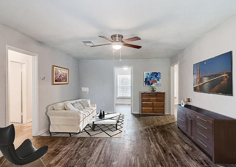 1st image of 4032 Winfield Ave
