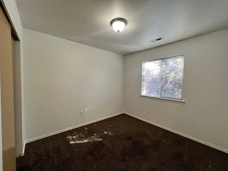 1620 W Lee St #4 — Photo 15
