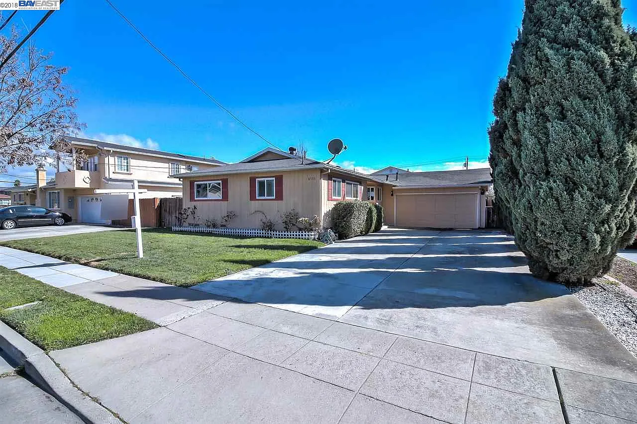 6588 Montcalm Ave photo 1