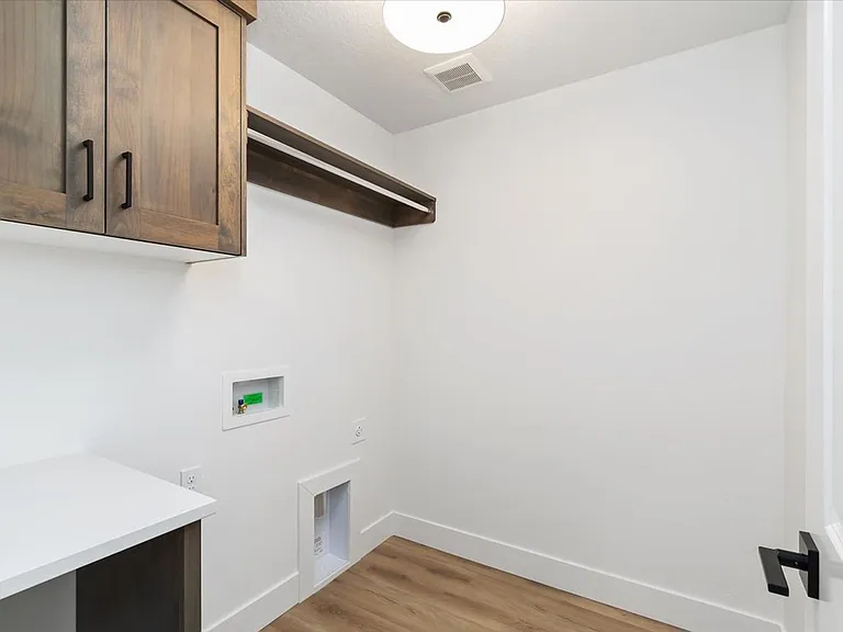 736 S Calhoun Ln — Photo 16